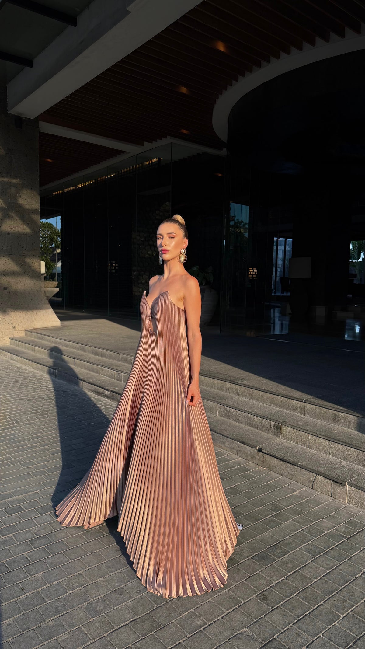 VICTORIA DRESS - SAND